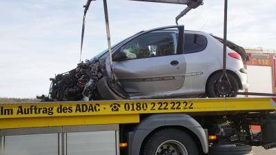 Muehlacker: Zusammenstoss zwischen Pkw und Lkw - eine Person schwer Verletzt