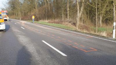 Muehlacker: Zusammenstoss zwischen Pkw und Lkw - eine Person schwer Verletzt