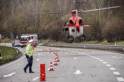 Boeblingen: Fahrerin bei Unfall auf der B464 lebensgefaehrlich verletzt