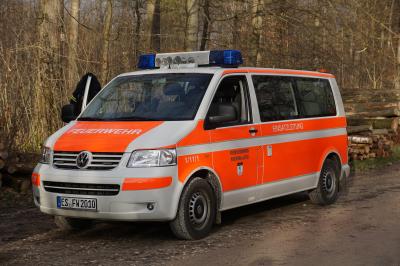 Ohmden: Waldarbeiter bei Baumfaellarbeiten schwer verletzt - Rettungshubschrauber im Einsatz