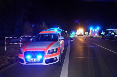 Kernen: Pkw kommt von der Strasse ab und landet im Graben 