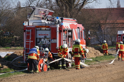 Denkendorf: Ein Bauwagen auf einem Bauernhof brannte komplett aus