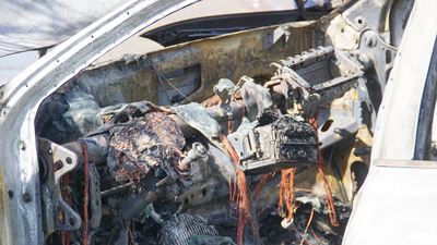 Knittlingen: Pkw steht in Vollbrand und rollt auf Trafostation vor