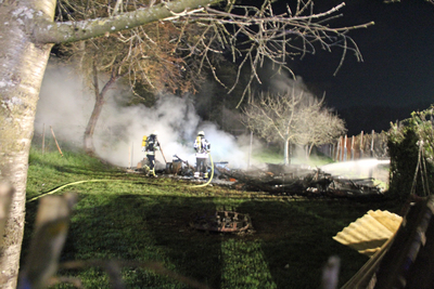 Pliezhausen: Gartenhaeuser abgebrannt