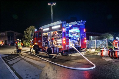 Deckenpfronn: Brand einer Lagerhalle