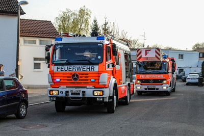 Sindelfingen-Maichingen: Rauchentwicklung aus Kuechenfenster - Nachbarn alarmieren die Feuerwehr