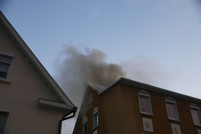Goeppingen: Bauschutt auf Dachterrasse geriet in Brand