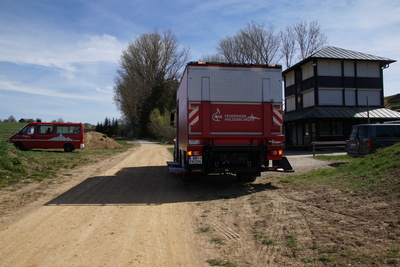 Holzgerlingen: Lkw beim Abladen auf der Motocross Strecke umgekippt 