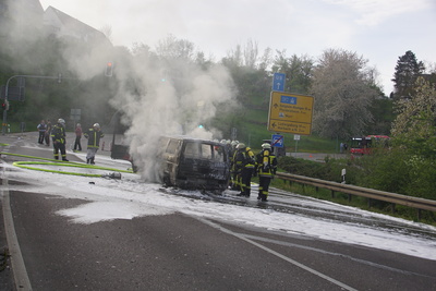 Murr: VW Bus geht in Flammen auf