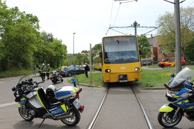 Stuttgart: Pkw kollidiert mit Strassenbahn