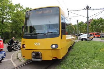 Stuttgart: Pkw kollidiert mit Strassenbahn