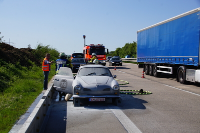 Denkendorf/A8: Oldtimer brennt kurz nach dem kauf auf der A8