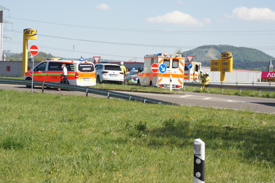 Bempflingen: Auffahrunfall mit Tesla B 312