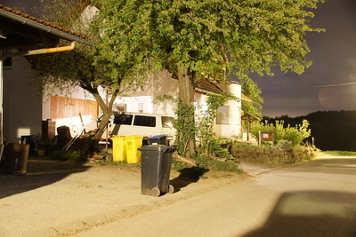 Kaiserbach: Rettungshubschrauber fliegt Brandverletzten nachts in Spezialklinik