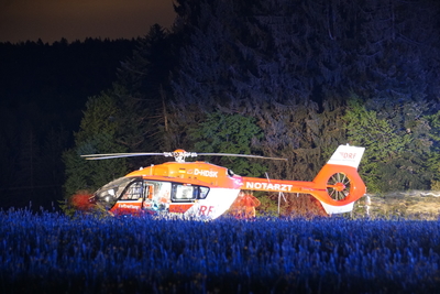 Kaiserbach: Rettungshubschrauber fliegt Brandverletzten nachts in Spezialklinik