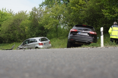 Dettingen/Erms: Vollsperrung der B28 nach Unfall