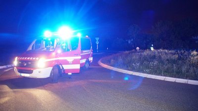 Vaihingen/Enz-Horrheim: Pkw faengt nach Unfall Feuer