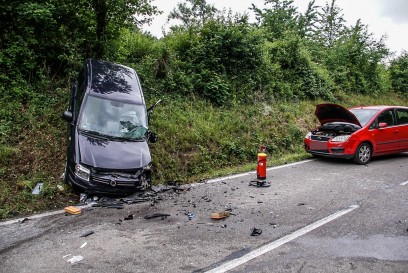 Hohenhaslach: PKW kommt in Gegenverkehr - Rettungshubschrauber im Einsatz