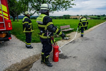 Baltmannsweiler-Hohengehren: Brand eines Muelleimers durch Einweggrill