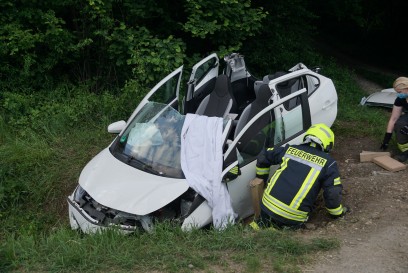 Reichenbach im Taele: Schwerer Verkehrsunfall- Rettungshubschrauber im Einsatz