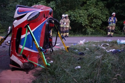 Remseck: Toedlicher Verkehrsunfall  - Lotus kommt von Fahrbahn ab