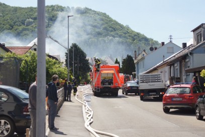 Eningen unter Achalm: Scheune brennt vollstaendig aus