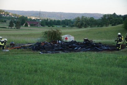 Asperglen: Flaechenbrand fordert Verletzten 