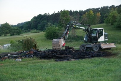 Asperglen: Flaechenbrand fordert Verletzten 