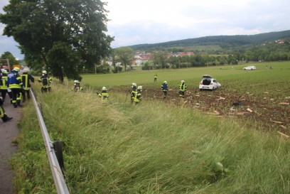 Unfall B29 AS Geradstetten FR Stuttgart RTW und FW vor Ort