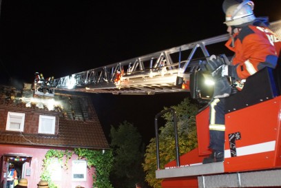 Dennach: Wohnhaus steht in Vollbrand - sechs Menschen betroffen