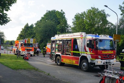 Holzheim: PKW kommt von Fahrbahn ab und landet im Bachbett