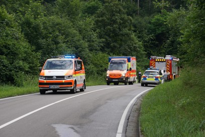 Lichtenwald: PKW kommt auf der L1151 von der Fahrbahn ab und faehrt 30 Meter die Moeschung hinab