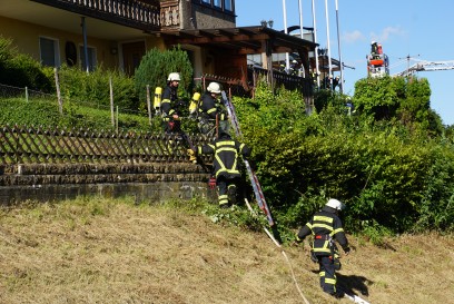 Hohenstaufen: Brand in Hotel - Dach eines Schwimmbades in Brand