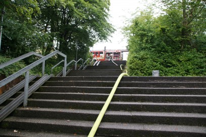 Korb: Dehnfugenbrand in Schule 