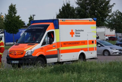 Denkendorf: Gefahrguteinsatz auf der Raststaette der A8