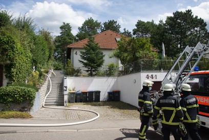 Sindelfingen-Maichingen :Essen auf dem Herd vergessen - Feuerwehr rueckt an