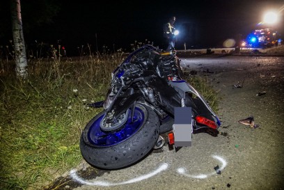 Ammerbuch-Altingen: 20-jaehriger Motorradfahrer bei Unfall toedlich verletzt