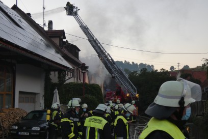 Trochtelfingen-Maegerkingen: Dachstuhlbrand an Wohnhaus