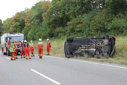 Pleidelsheim: PKW  kracht seitlich in entgegenkommendes Fahrzeug - beide Fahrer verletzt