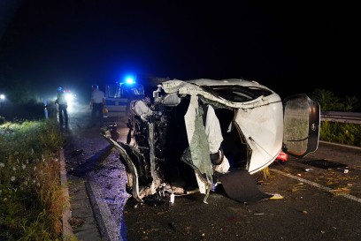 Nuertingen-Reudern/B297: Polizei Verfolgungsfahrt endet mit schwerem Unfall – Fahrer seit Bayern auffaellig gewesen - Nach gefaehrlicher Fahrt verunglueckt 