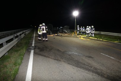 Kusterdingen/B28: BMW rast in Mercedes mit hoher Geschwindigkeit - mehrere Verletzte