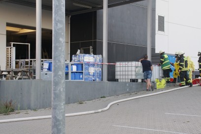 Pforzheim: Feuerwehr Grosseinsatz bei einem Industriebetrieb mit Saeure