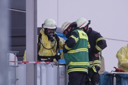 Pforzheim: Feuerwehr Grosseinsatz bei einem Industriebetrieb mit Saeure