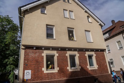 Esslingen: Heisses Oel mit Wasser geloescht und Kueche in Brand gesetzt