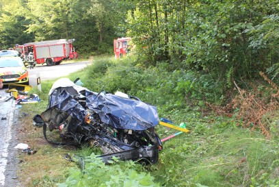 Oberstenfeld - Gronau: PKW kollidiert frontal mit VW Bus - mehrere Verletzte