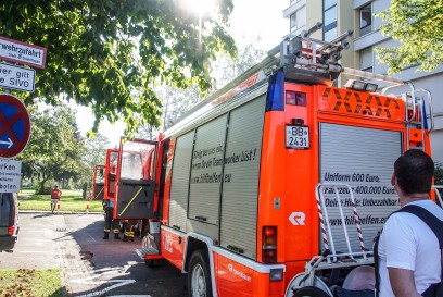 Sindelfingen: Rauchentwicklung fuehrt zu Feuerwehreinsatz in Mehrfamilienhaus