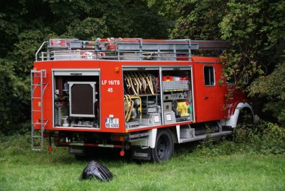 Hochdorf: Gartenfeuer greift auf Gartenhuette ueber
