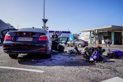 Backnang-Waldrems: Toedlicher Unfall - Motorrad faehrt in Pkw 