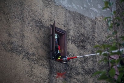 Weil der Stadt - Merklingen: Brand eines Schuppens greift auf Wohngebaeude ueber