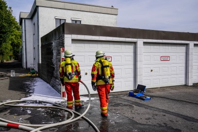 Koengen: Garagenverkleidung in Brand geraten